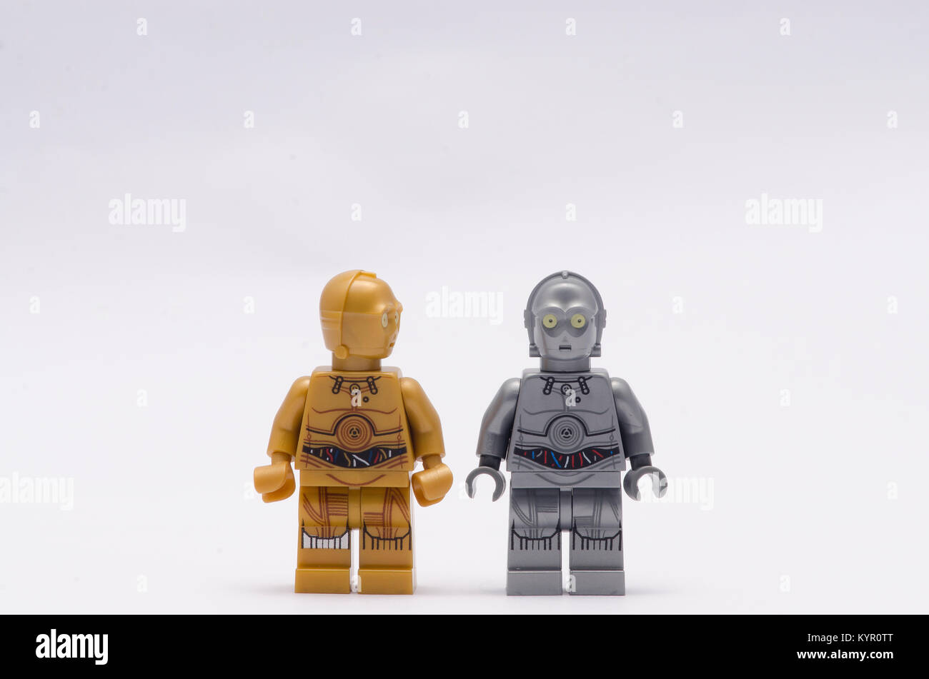 Oro y plata c3p0 robot personaje de star wars. Lego minifigures son  fabricados por el Grupo Lego Fotografía de stock - Alamy