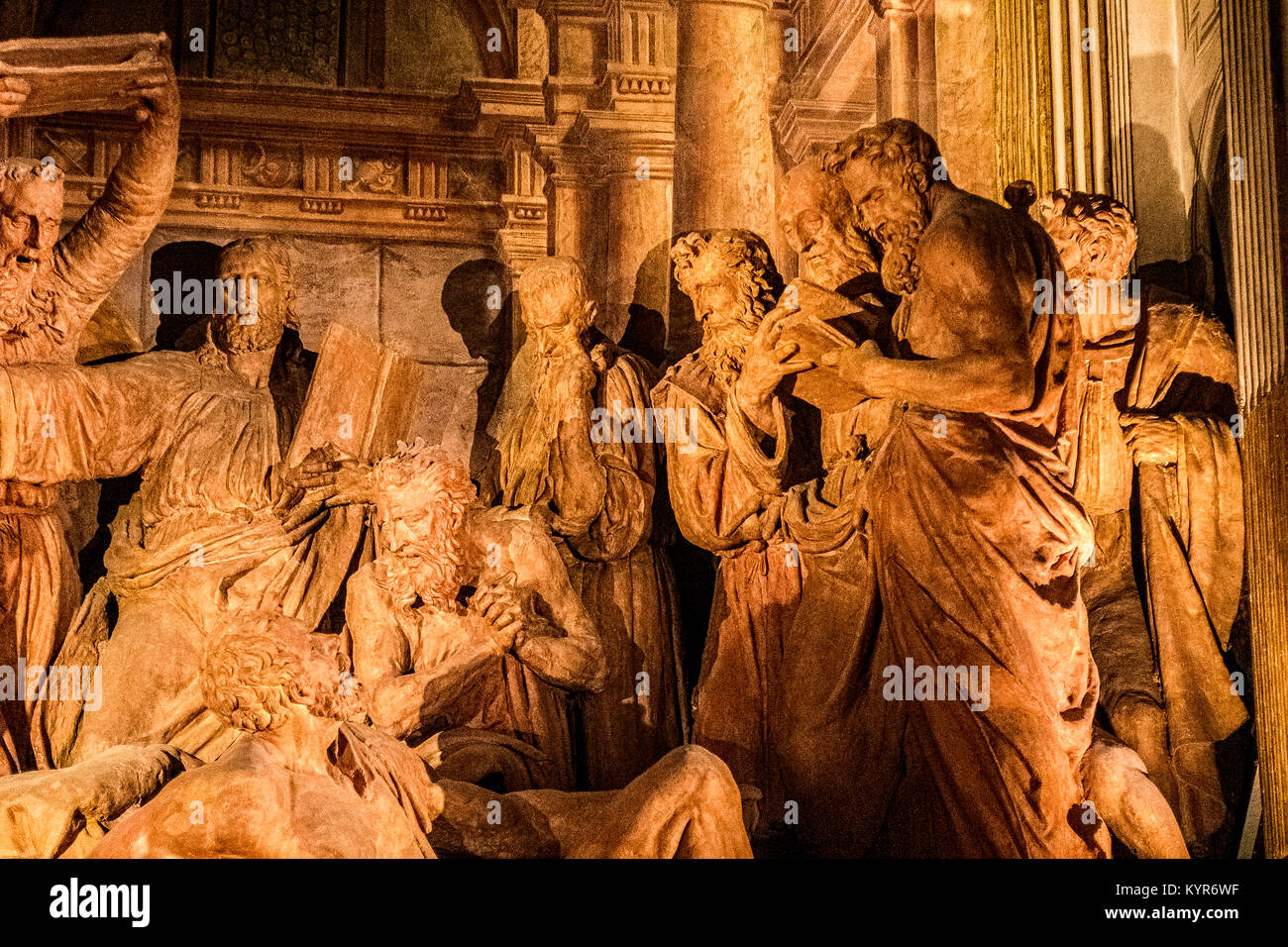 Italia Emilia Romagna Bolonia complejo monumental de Santa Maria della vita - Oratorio dei Battuti - Tránsito de la Virgen - Grupo escultórico de Alfonso Lombardi - 1519 -1522 Foto de stock