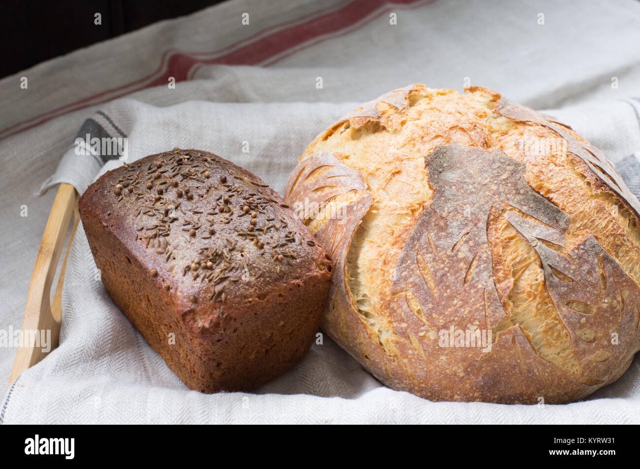 Pan integral casero artesanía Foto de stock