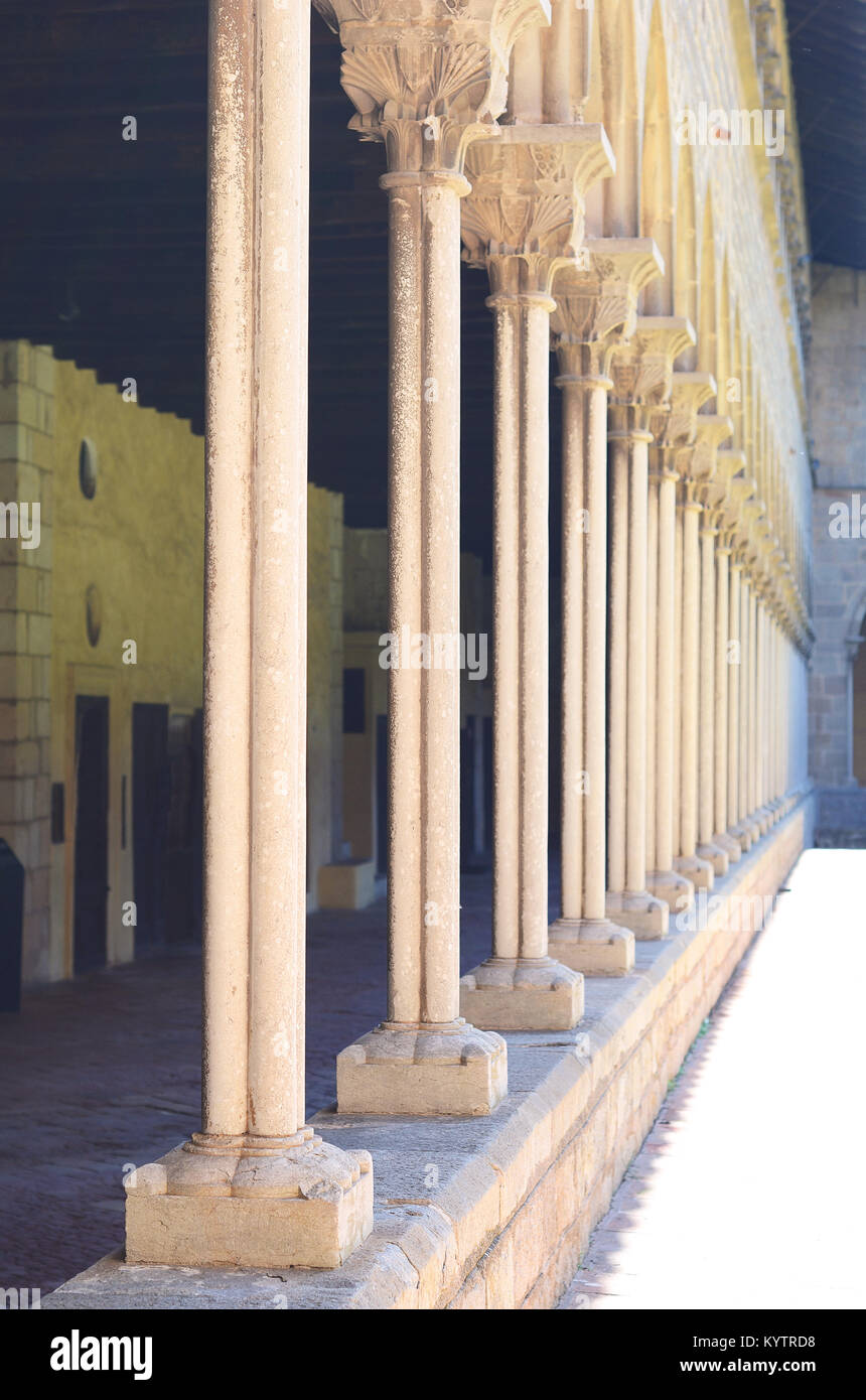 Patio del Monasterio de Pedralbes en Barcelona, España. Foto de stock