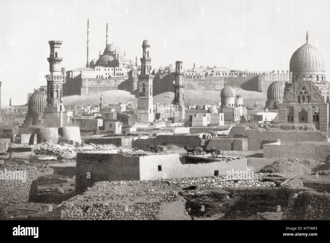 Las tumbas de los Mamelucos en El Cairo, Egipto. A partir de las Maravillas del Mundo, publicado c.1920. Foto de stock