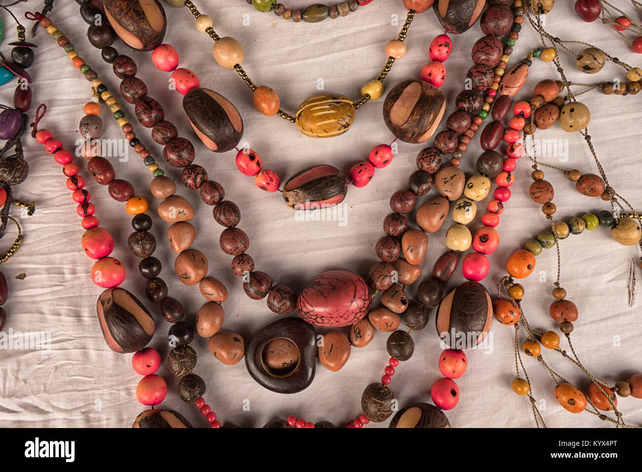 Jewelry otavalo ecuador market fotografías e imágenes de alta resolución -  Alamy