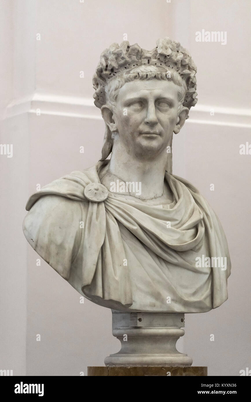 Nápoles. Italia. Retrato busto de mármol del emperador romano Claudio, el Museo Archeologico Nazionale di Napoli. Museo Arqueológico Nacional de Nápoles. Foto de stock