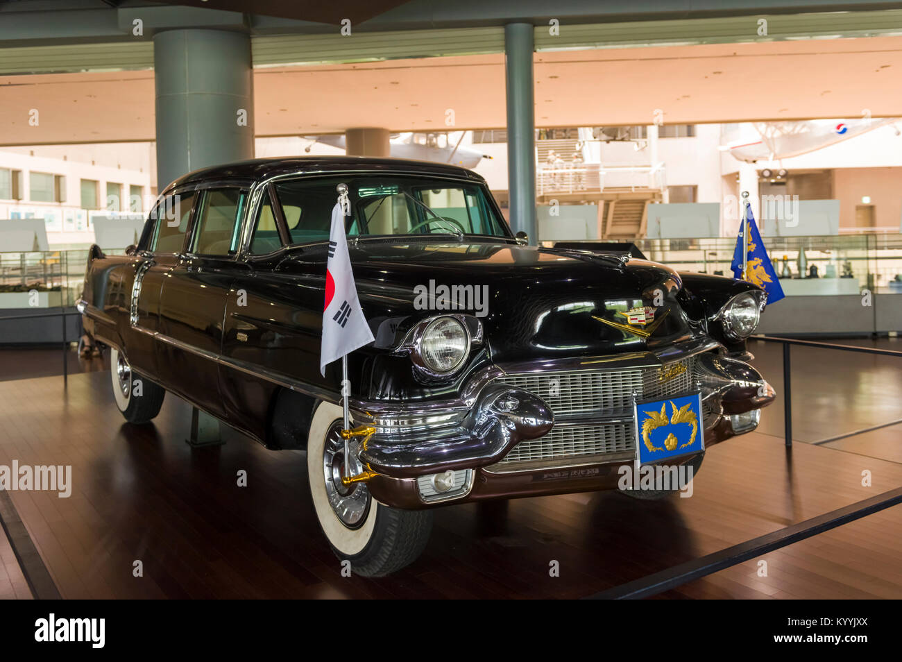 Cadillac coche presidencial en exhibición en el Museo Conmemorativo de la guerra de Corea, de Yongsan, Seúl, Corea del Sur Foto de stock