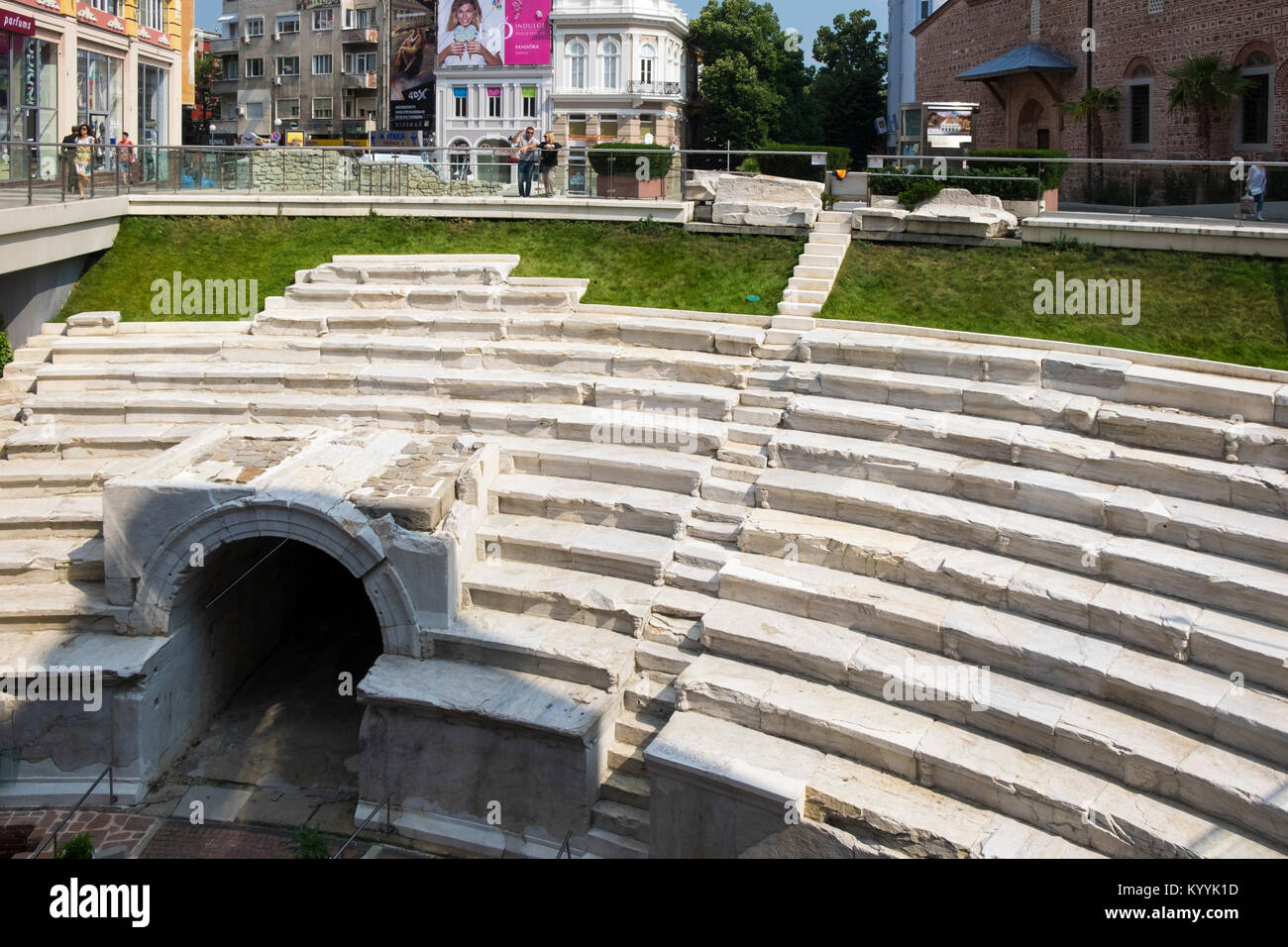Asientos de mármol en el antiguo Estadio Romano de Filipopolis en Plovdiv, Bulgaria, Europa Foto de stock