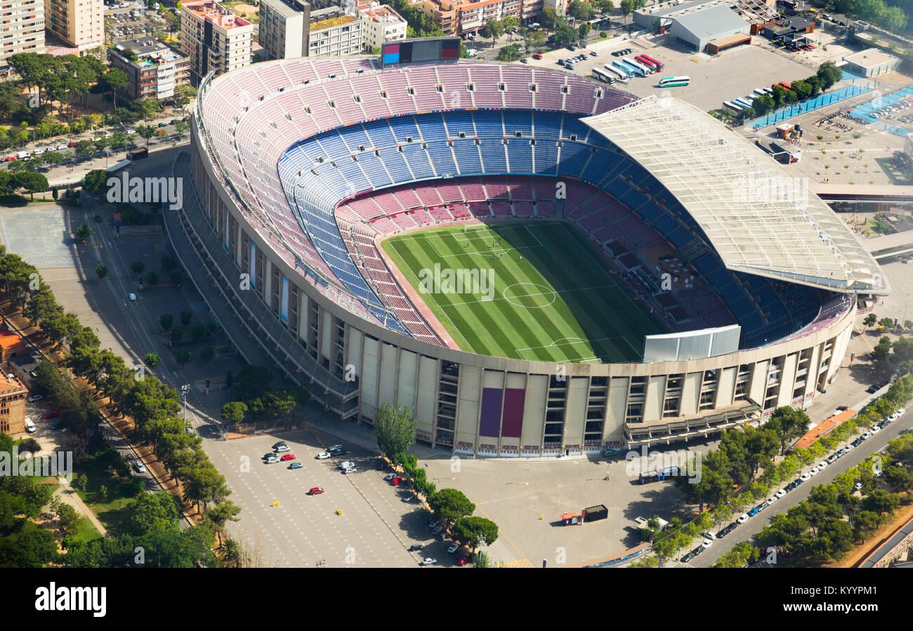 El Camp Nou, el famoso estadio de fútbol de Cataluña en Barcelona, España  Fotografía de stock - Alamy