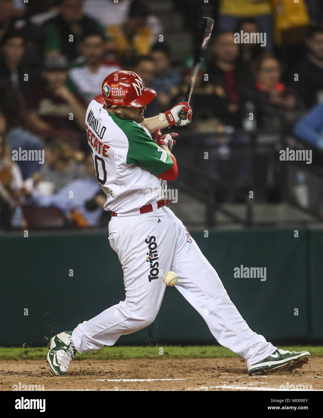 Agustín Murillo es ponchado , durante el partido de beisbol de la Serie del  Caribe entre México vs Venezuela en el Nuevo Estadio de los equipo  Tomateros en C Fotografía de stock -