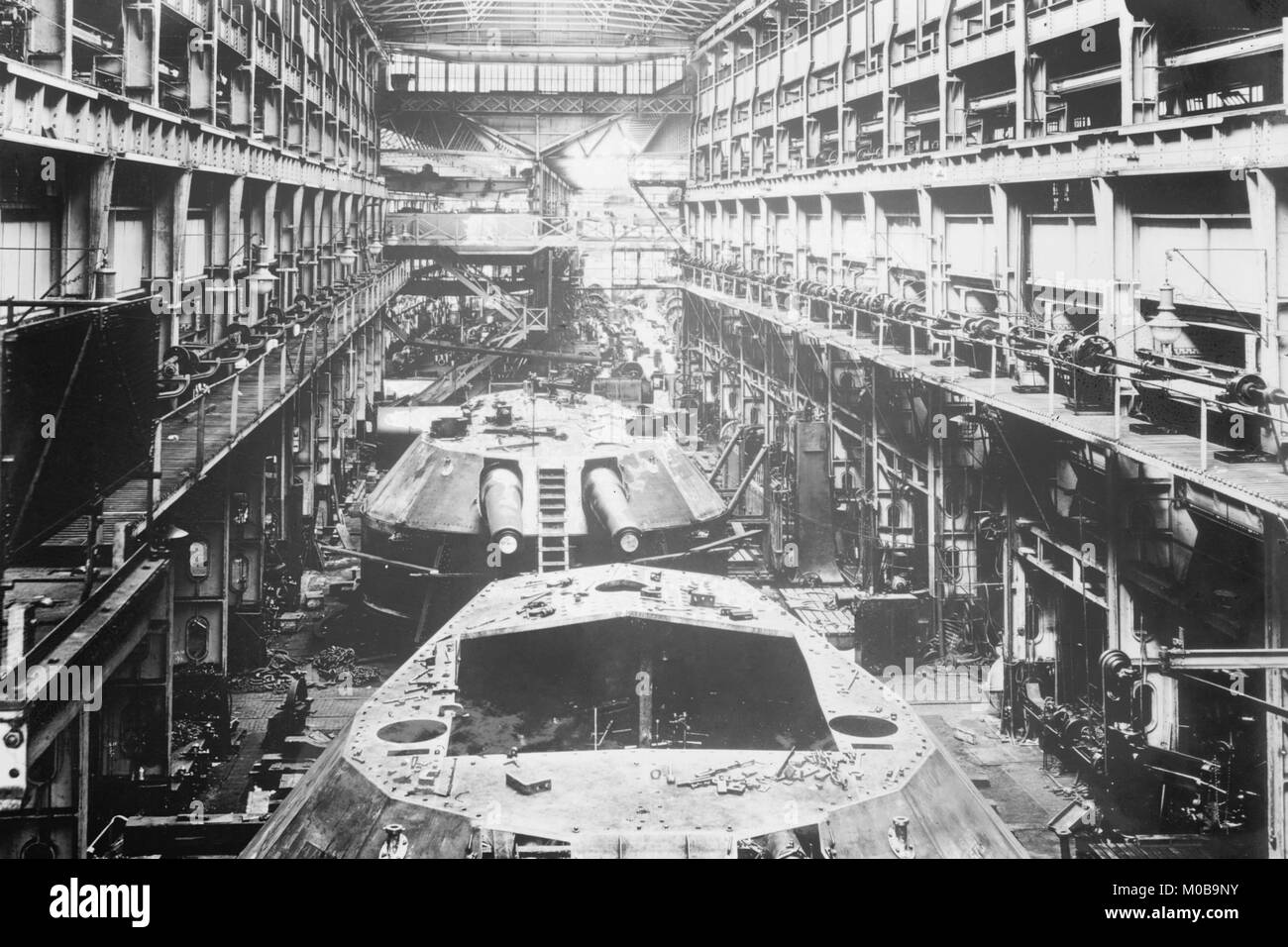 Torretas Battleship producida en el Armstrong trabaja en Inglaterra Foto de stock