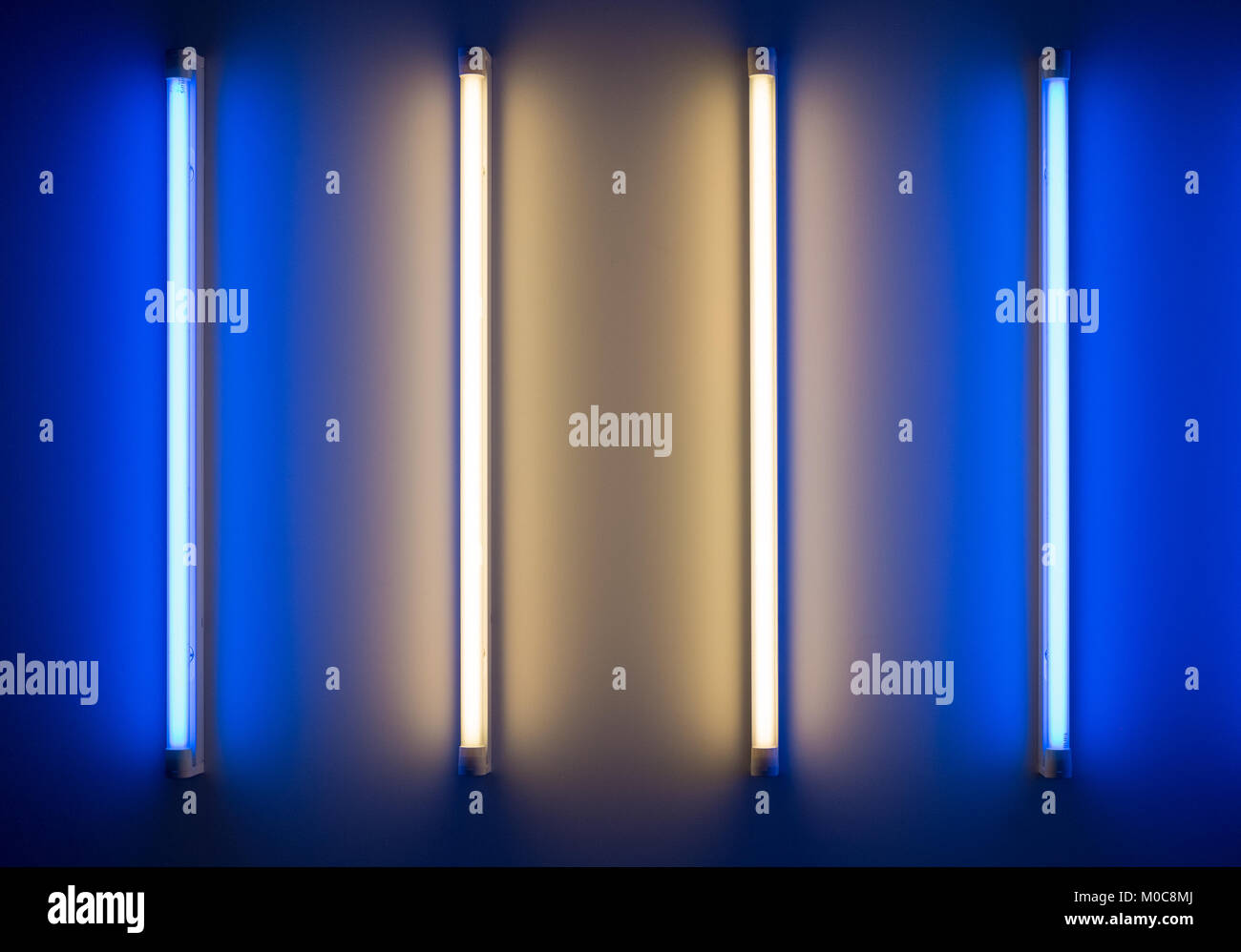 Luz de tubo de e imágenes de alta resolución - Alamy