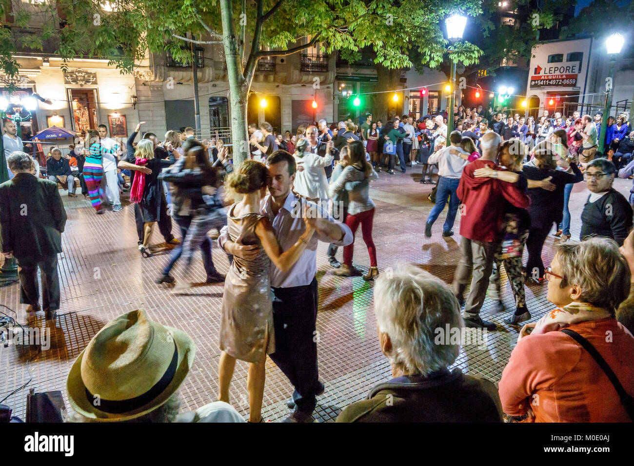 Argentina Buenos Aires San Telmo Plaza Dorrego Noche Nocturna Bailarines De Tango Baile Adultos Hombre Hombres Hombres Mujer Mujer Mujer Mujer Dama Fotografia De Stock Alamy https www alamy es foto argentina buenos aires san telmo plaza dorrego noche nocturna bailarines de tango baile adultos hombre hombres hombres mujer mujer mujer mujer dama 172411306 html