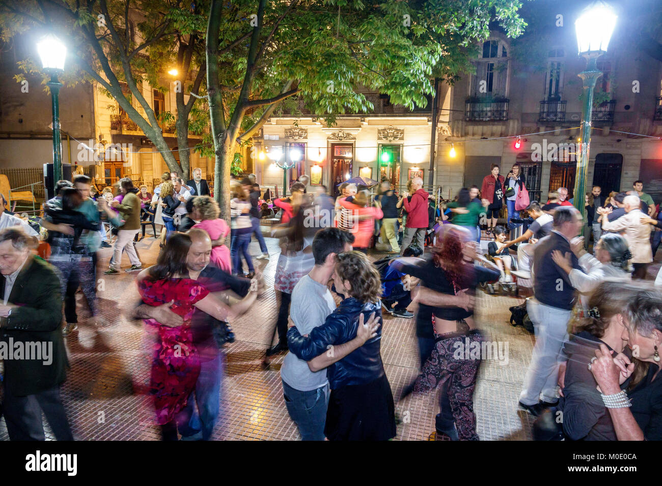 Vida nocturna en argentina fotografías e imágenes de alta resolución - Alamy Vida nocturna en argentina fotografías e imágenes de alta resolución - Alamy