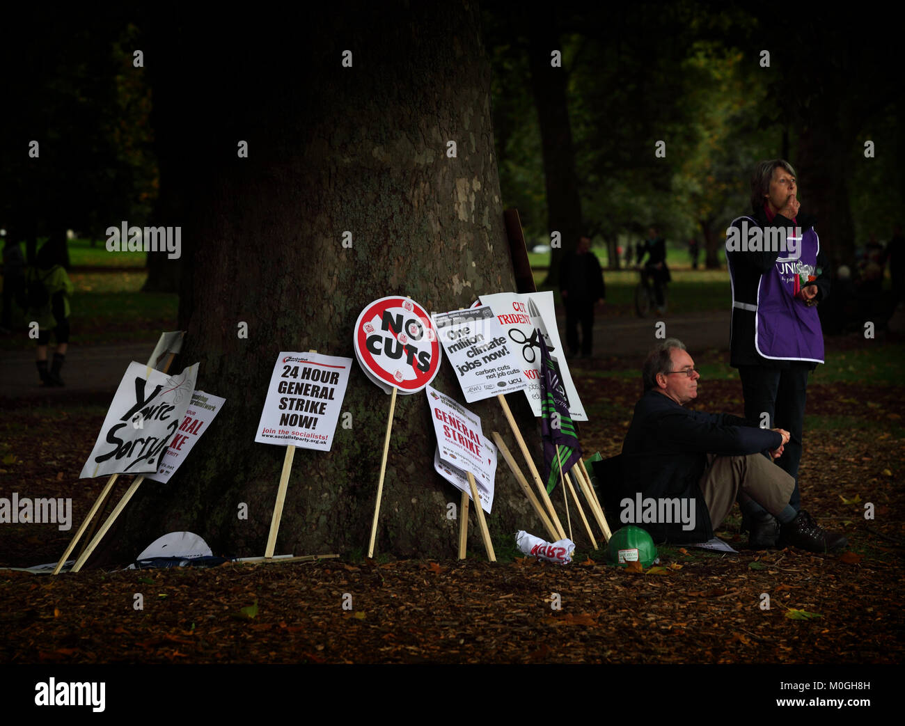 Manifestación contra los recortes y la austeridad, en Londres, Inglaterra, Gran Bretaña Foto de stock