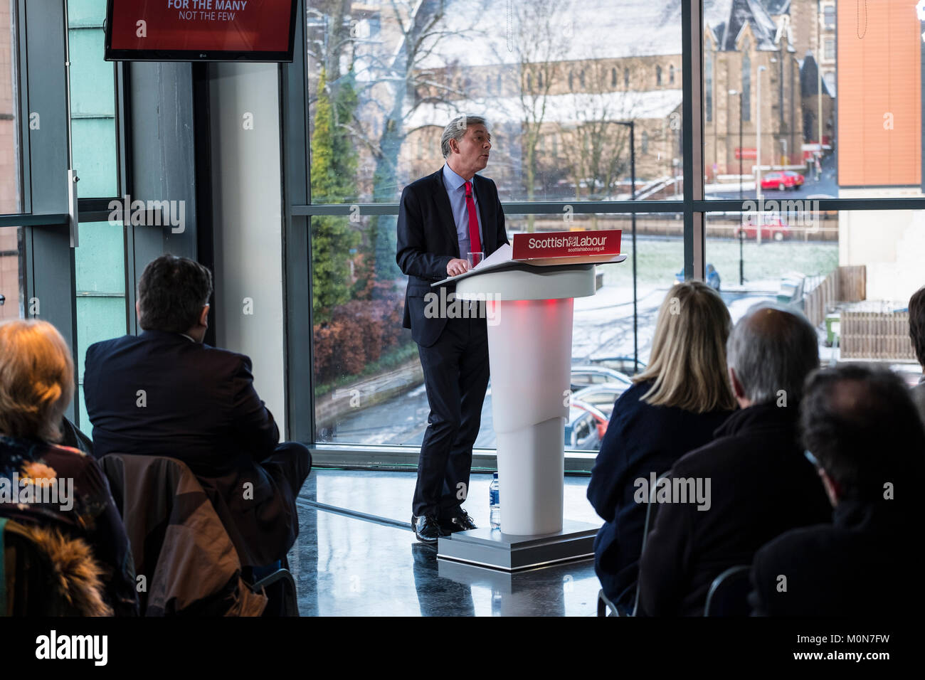 El líder del partido laborista escocés Richard Leonard ofrece un importante discurso en la Universidad de Abertay,19 Jan 2018 en Dundee, Escocia esquematización las políticas laborales. Foto de stock