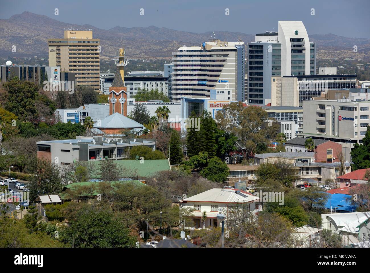 Vista de la ciudad desde la colina de amante,Windhoek,región de Khomas,Namibia Foto de stock