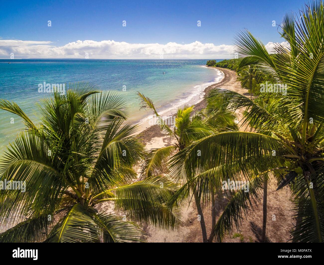 Francia,caribe,Antillas Menores,Guadalupe,Grande-Terre,Le Gosier,vista aérea en la playa de Ses Salines (vista aérea) Foto de stock