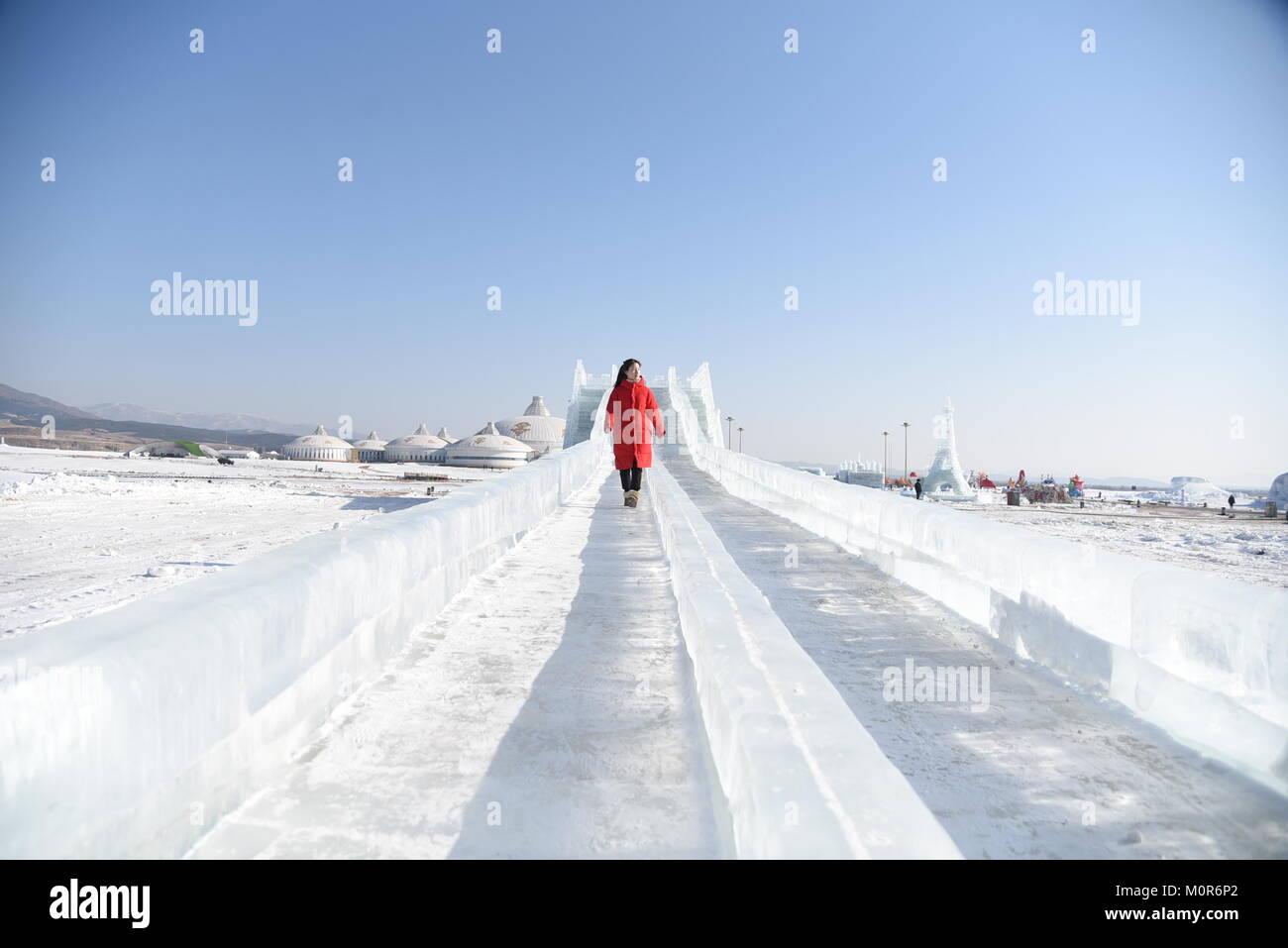 Hohhot, Hohhot, China. 14 ene, 2018. Hohhot, China-14ª de enero de 2018: el hielo y la nieve festival se celebra en Hohhot, al norte de China la Región Autónoma de Mongolia Interior. Crédito: SIPA Asia/Zuma alambre/Alamy Live News Foto de stock