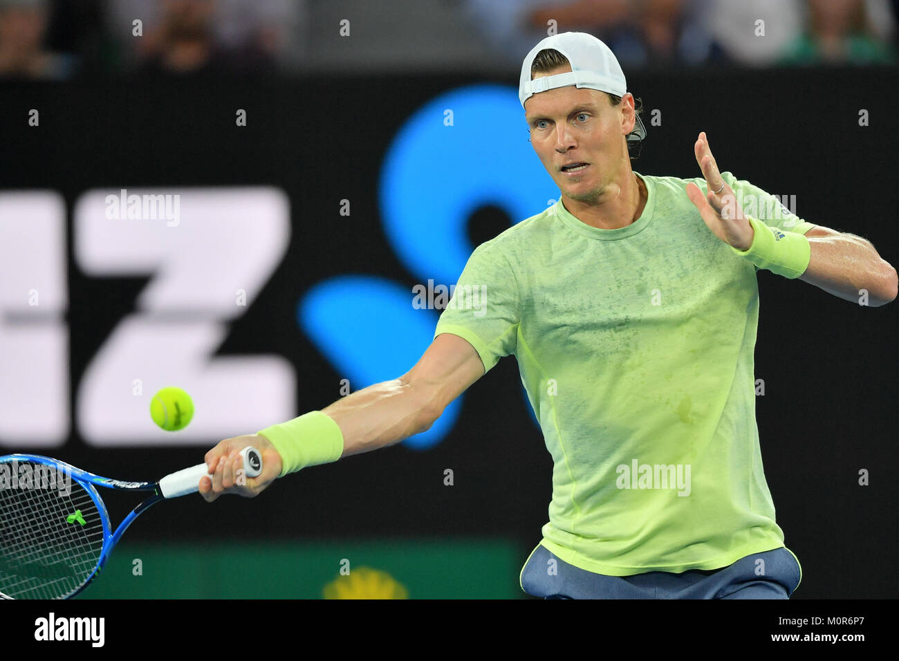 Melbourne, Australia. 24 ene, 2018. Semillas número diecinueve Tomas Berdych de la República Checa en cuartos de final de la acción en un partido contra el número dos a Roger Federer semillas de Suiza en el día diez del Abierto de Australia 2018, torneo de tenis de Grand Slam en Melbourne, Australia. Sydney Baja/media/Sport Cal Alamy Live News Foto de stock