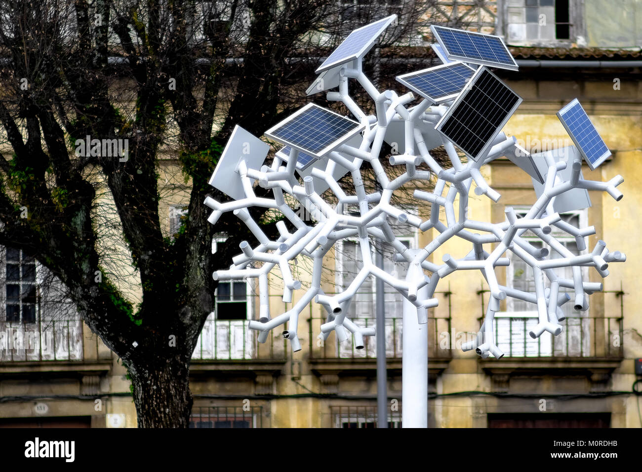 Los paneles solares de suministro de energía en forma de Los paneles solares de suministro de energía en forma de