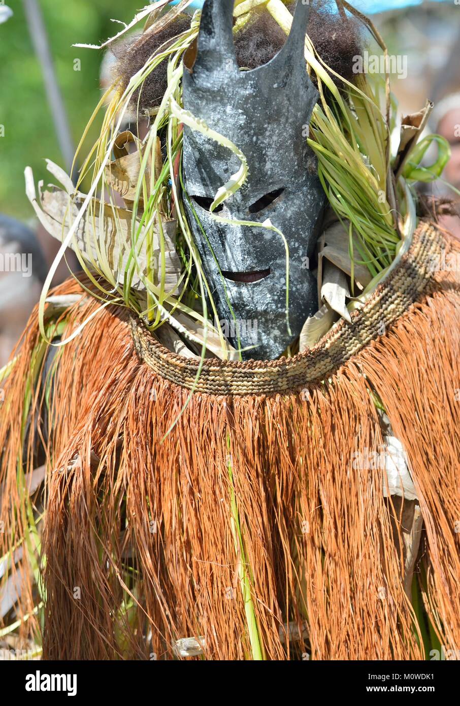 Pueblo Asmat máscara para el rito. Los antepasados encarnados en espíritu Selva máscara de Nueva Guinea. Indonesia. Foto de stock