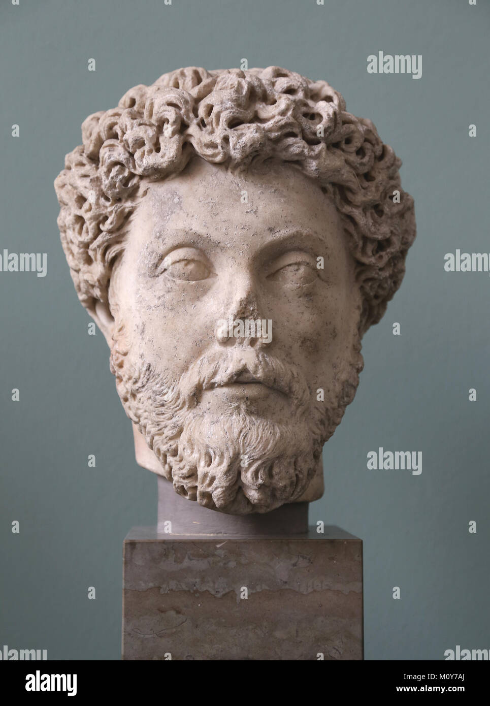 Marco Aurelio (121-180 DC) Emperador romano (161-180 DC). Cabeza 161 AD. , Busto de mármol. Foto de stock