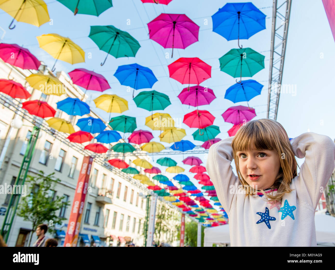 con paraguas decorados e de alta resolución - Alamy