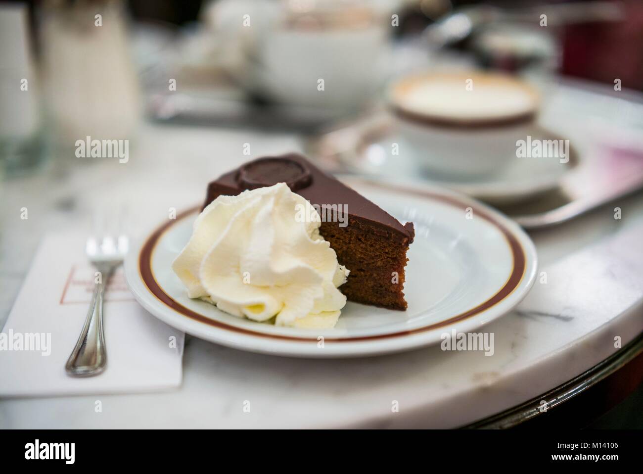 Austria, Viena, Cafe Sacher, rebanada de pastel Foto de stock
