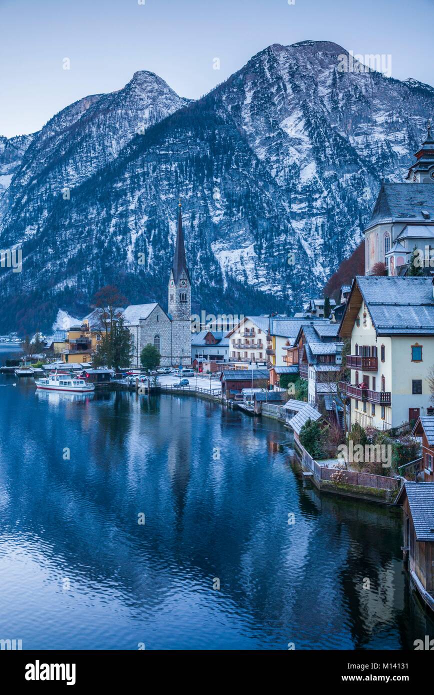 Austria, Austria Superior, Salzkamergut, Hallstatt, vista de la ciudad Foto de stock
