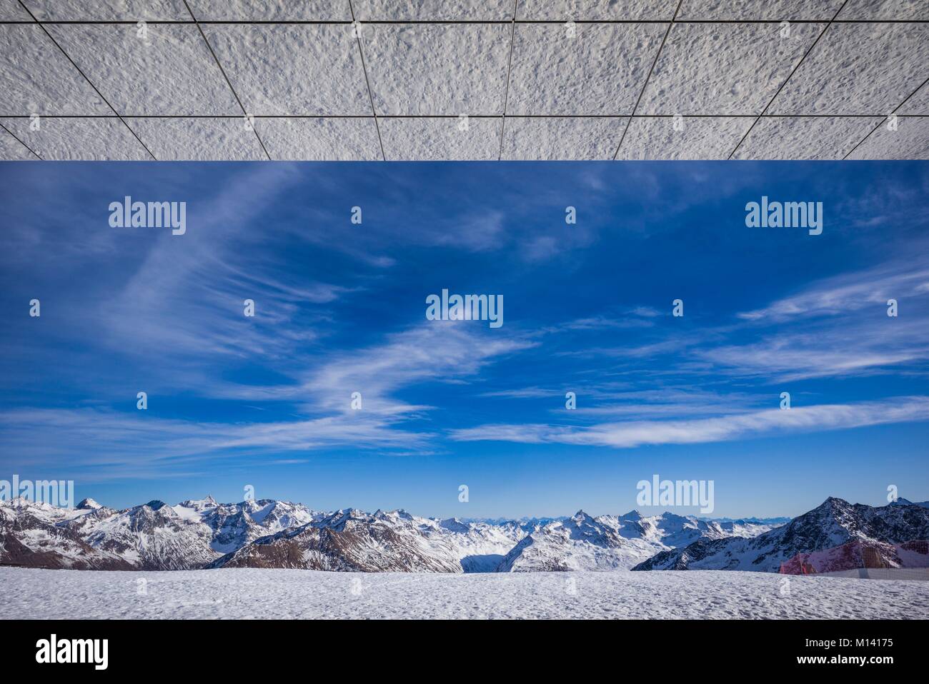 Austria, Tirol, Otztal, Solden, esquí de montaña, Gaislachkogl Gaislachkogl cumbre, altitud 3058 metros, cumbre de invierno, vista Foto de stock