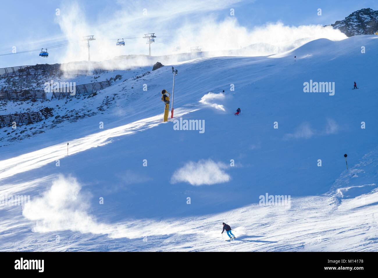 Austria, Tirol, Otztal, Gaislachkogl Solden, esquí de montaña, media estación, altitud 2174 metros, invierno Foto de stock