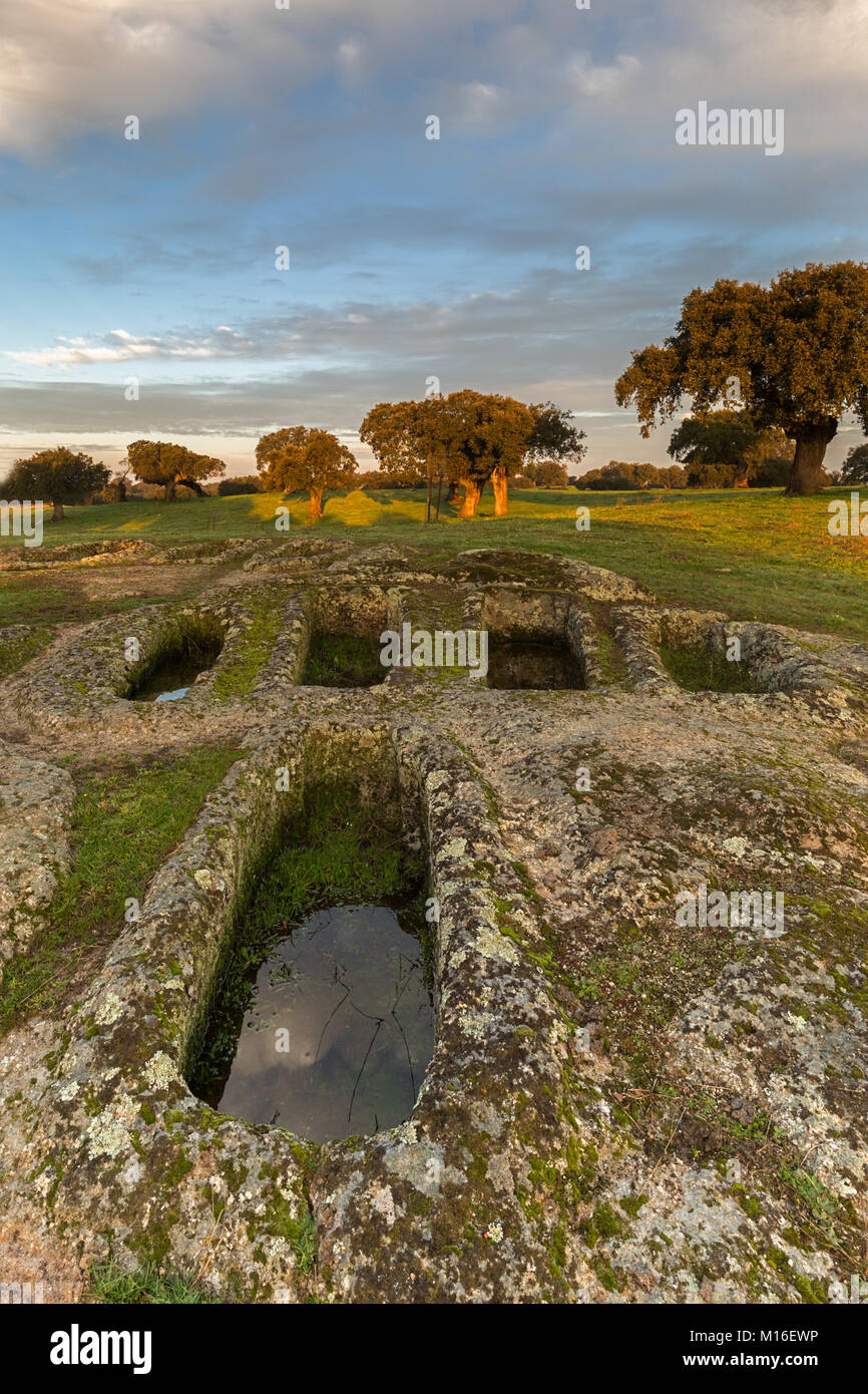 Paisaje en el pasto, las tumbas son restos arqueológicos del siglo IV d