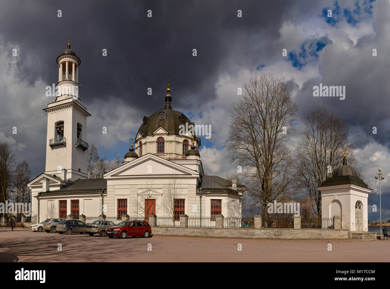 La Iglesia de San Alejandro Nevsky en el Neva. Sitio Histórico de la batalla Neva en 1240. Foto de stock