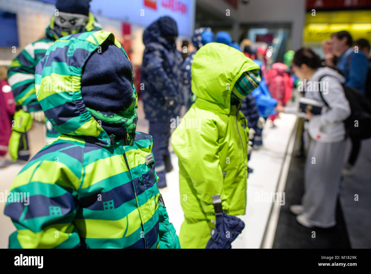 Munich, Alemania. 28 ene, 2018. Ropa deportiva por desgaste de Lego es  exhibido en la Feria ISPO para deportes profesionales en Munich, Alemania,  el 28 de enero de 2018. Más de 2700