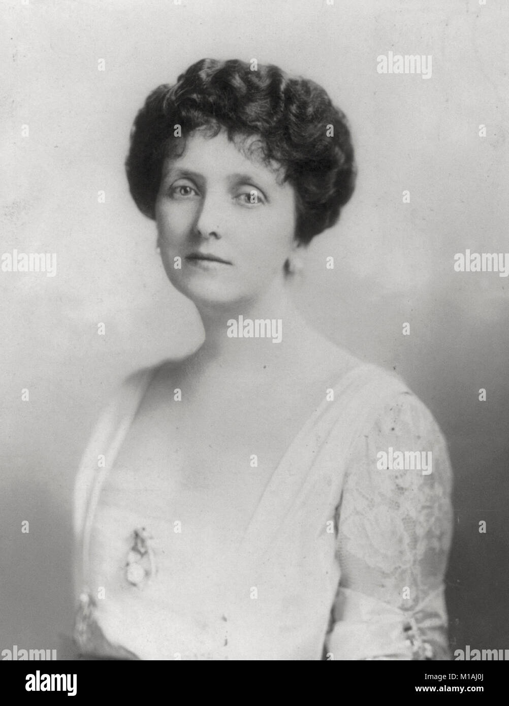 Precio de Emily Post, 1873-1960, retrato de media longitud Foto de stock
