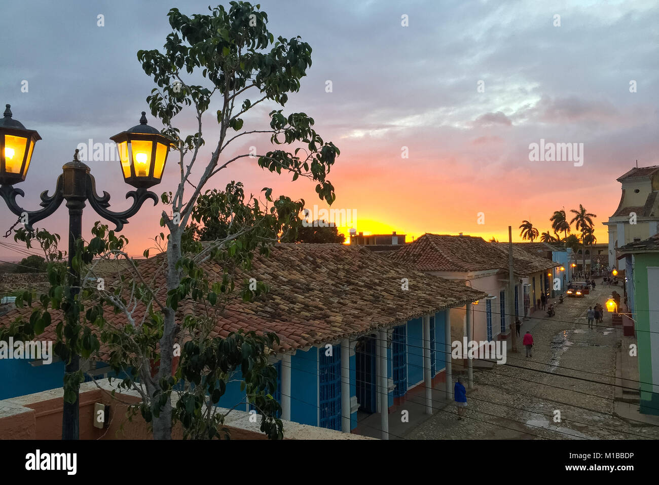 Puesta de sol en la azotea de Trinidad Foto de stock