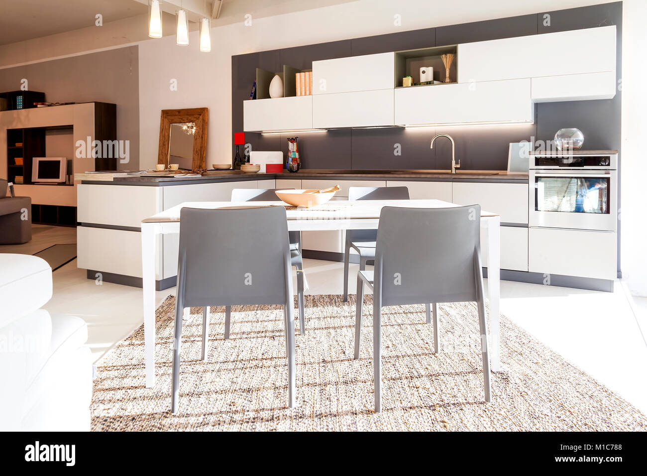 Moderno interior precioso apartamento en Nueva ubicación de lujo Foto de stock