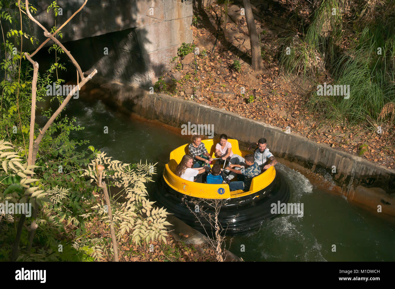 Isla Mágica (parque temático Isla Mágica), Orinoco rapids atracción - canal tour, Sevilla, en la región de Andalucía, España, Europa Foto de stock