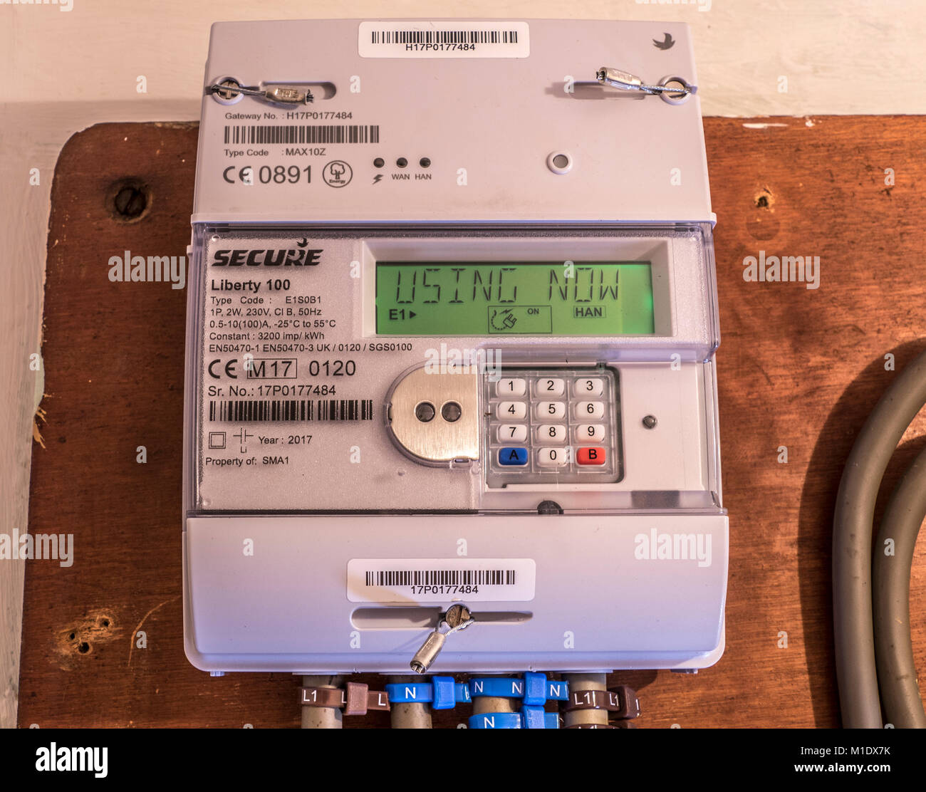 Asegurar La Libertad 100 Medidor De Electricidad Inteligentes Midiendo