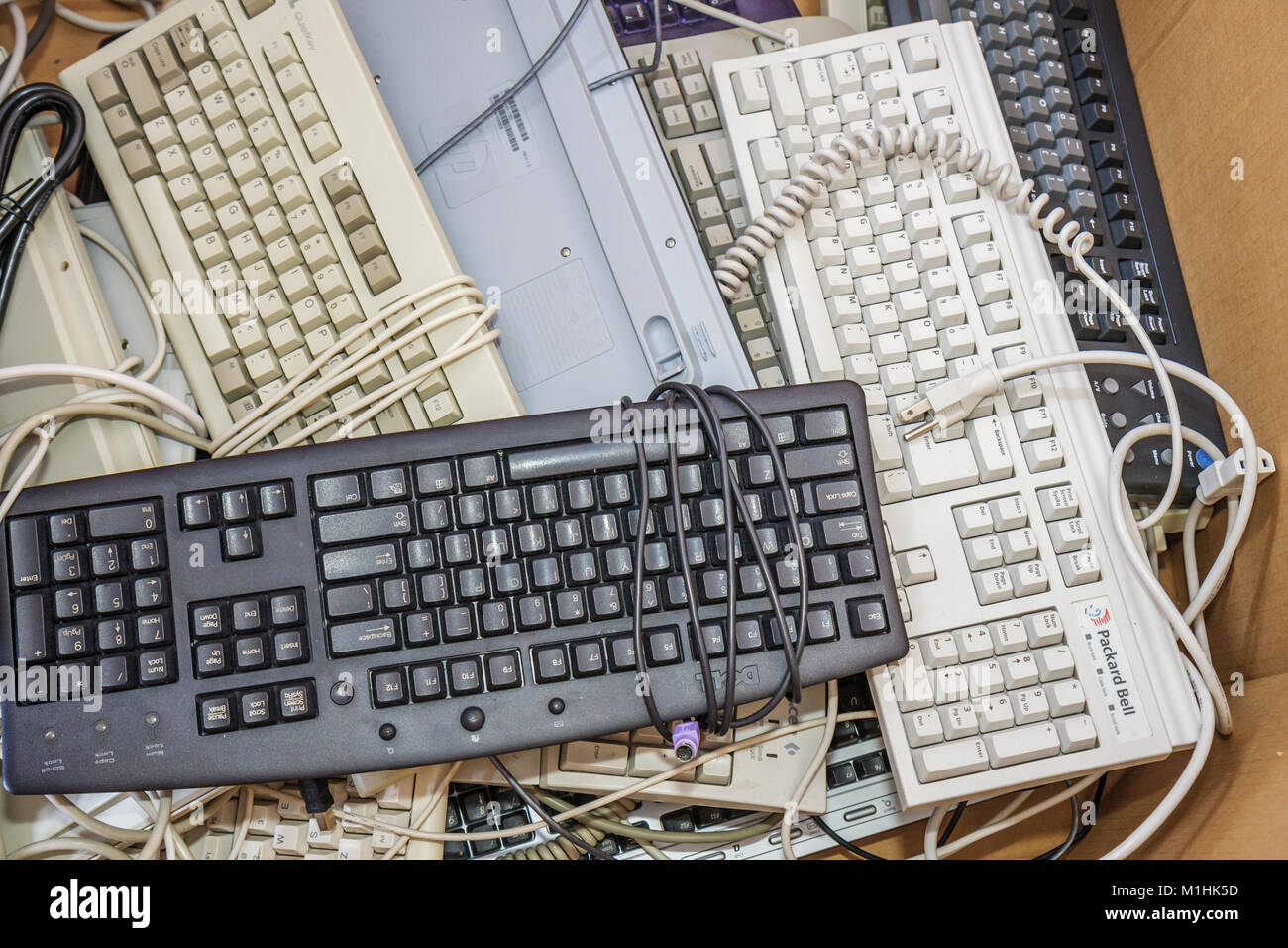 Miami Beach Florida,La dirección del lío,reciclaje,electrónica,teclados de computadora,FL080119084 Foto de stock