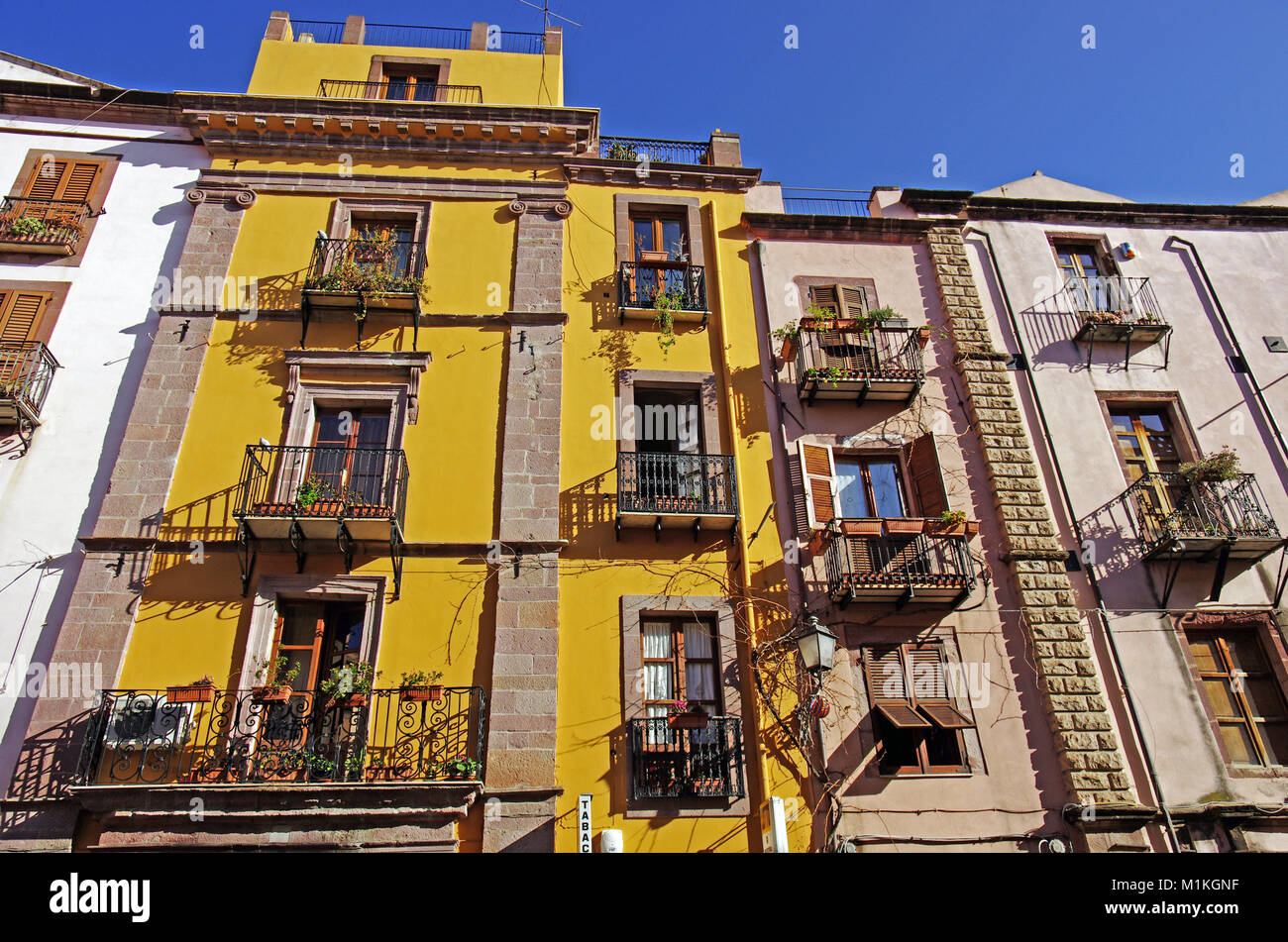 Bosa, Cerdeña. El antiguo centro de la ciudad Foto de stock