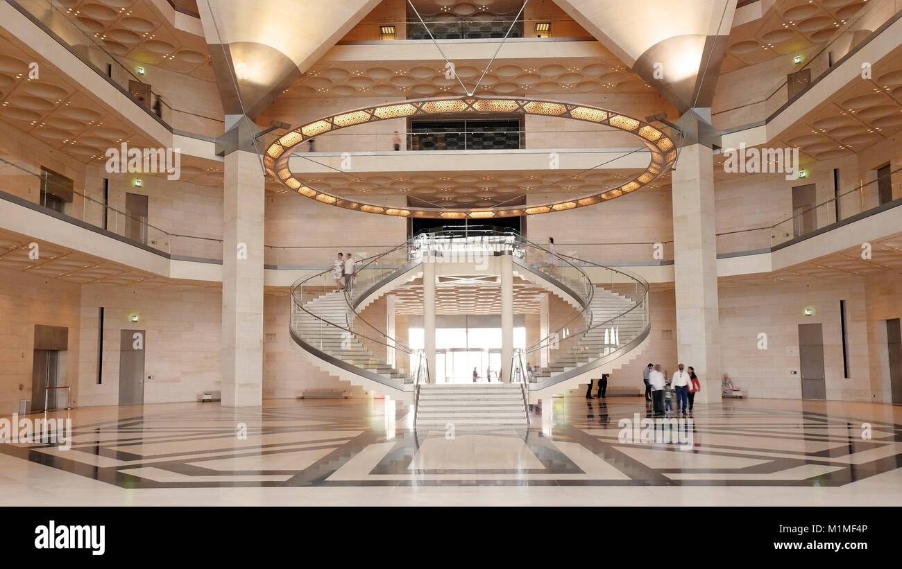 Hermoso diseño del museo de arte islámico construido en 2008 por un  arquitecto I.M. Pei, Doha, Qatar. Gran colección de obras maestras de la  cultura árabe Fotografía de stock - Alamy
