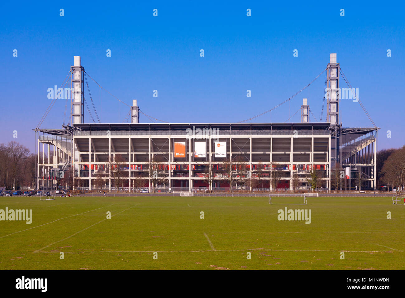 Alemania, Colonia, el estadio Rhein-Energie, anteriormente conocido como Muengersdorfer Stadium. Deutschland, Koeln, das Rhein-Energie Stadion, ehemals Muenger Foto de stock