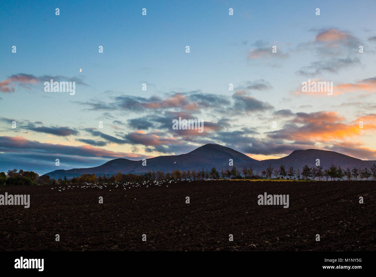 La Moune montañas al atardecer Foto de stock