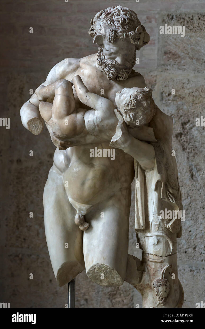 Silen paternal con el poco de Dyonisos,copia romana de una estatua de Lysipp,alrededor de 310 BC,glyptotheque,Munich,Alta Baviera Foto de stock