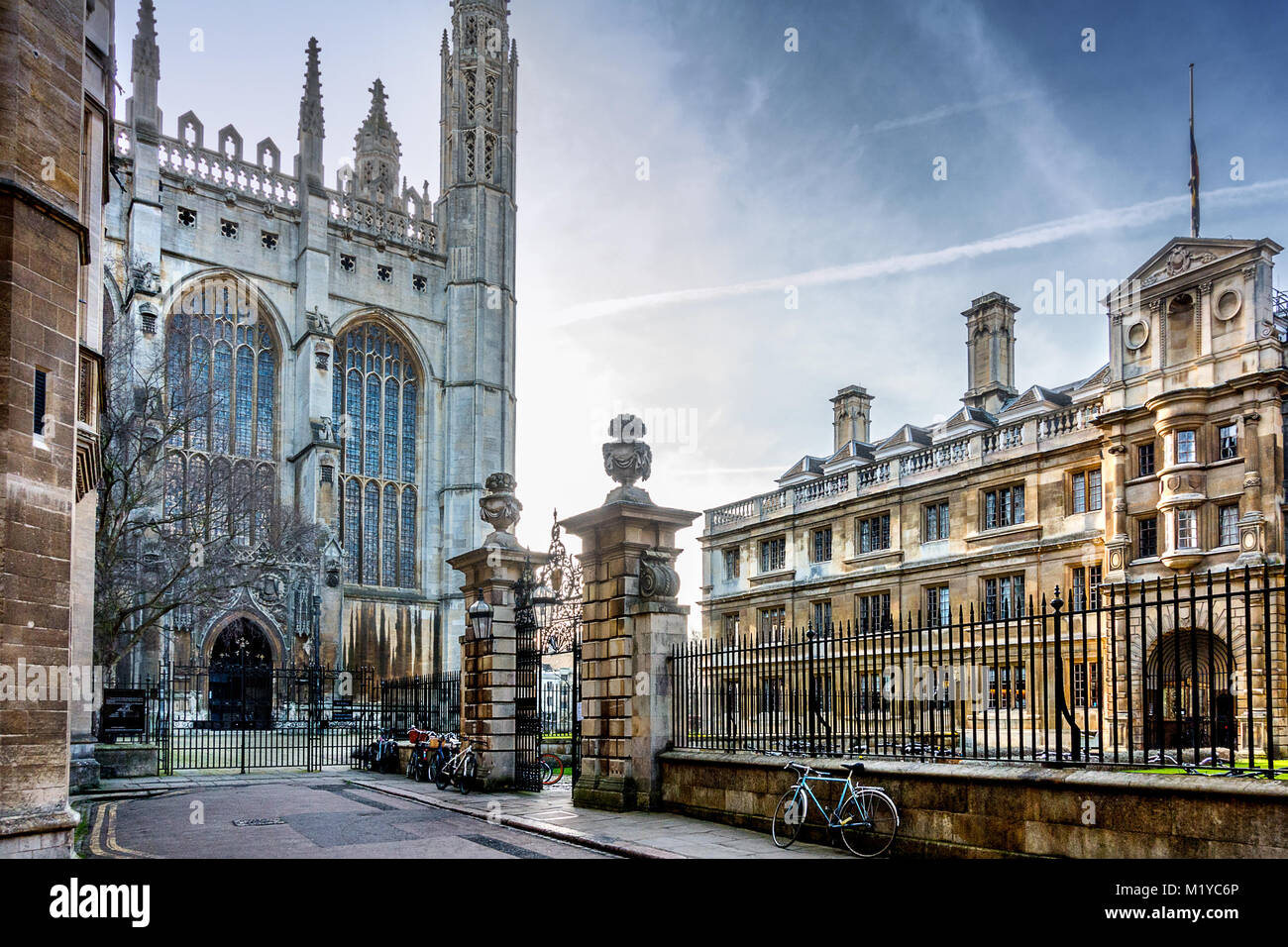 Kings College Chapel y Clare College Cambridge Foto de stock