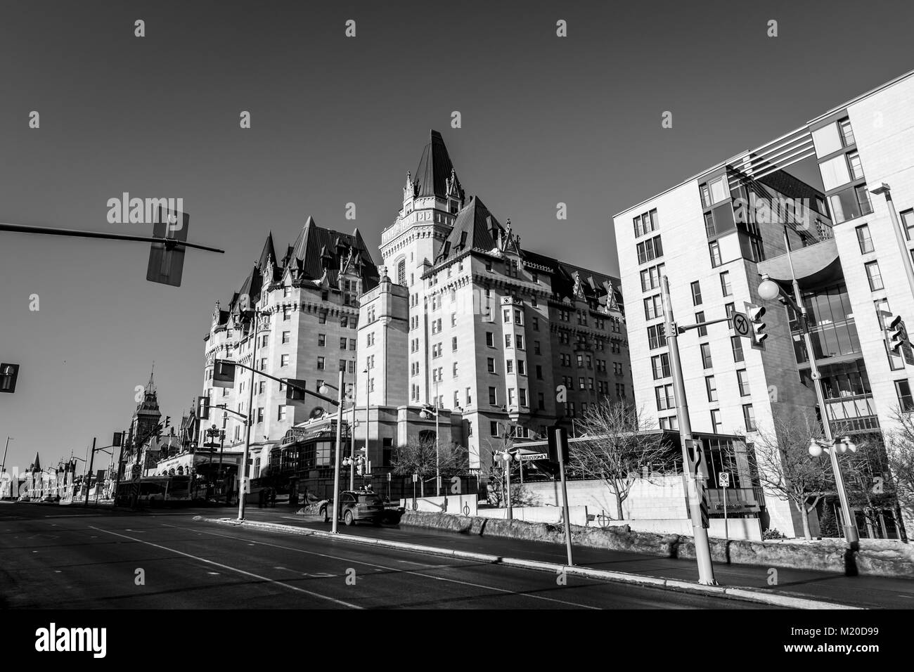 TTAWA, Ontario / Canadá - 28 de enero de 2018: los edificios del Parlamento en el centro de Ottawa Foto de stock