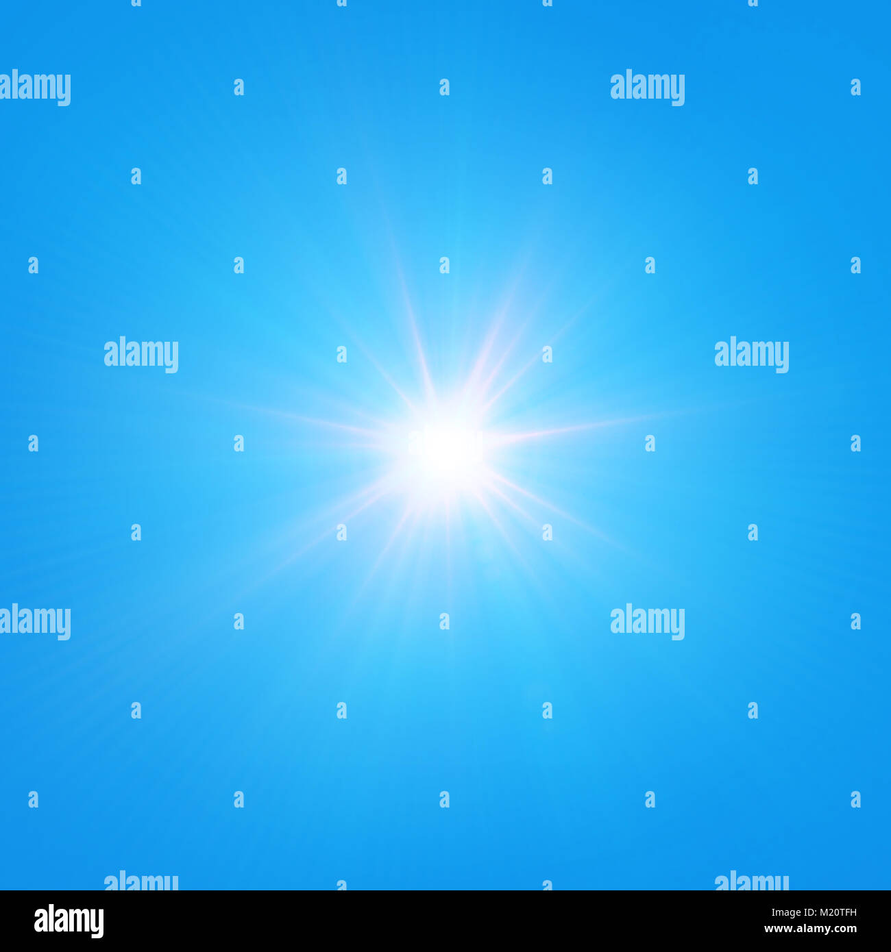 Sol Radiante en un cielo azul claro, en verano o en temporada de primavera Foto de stock
