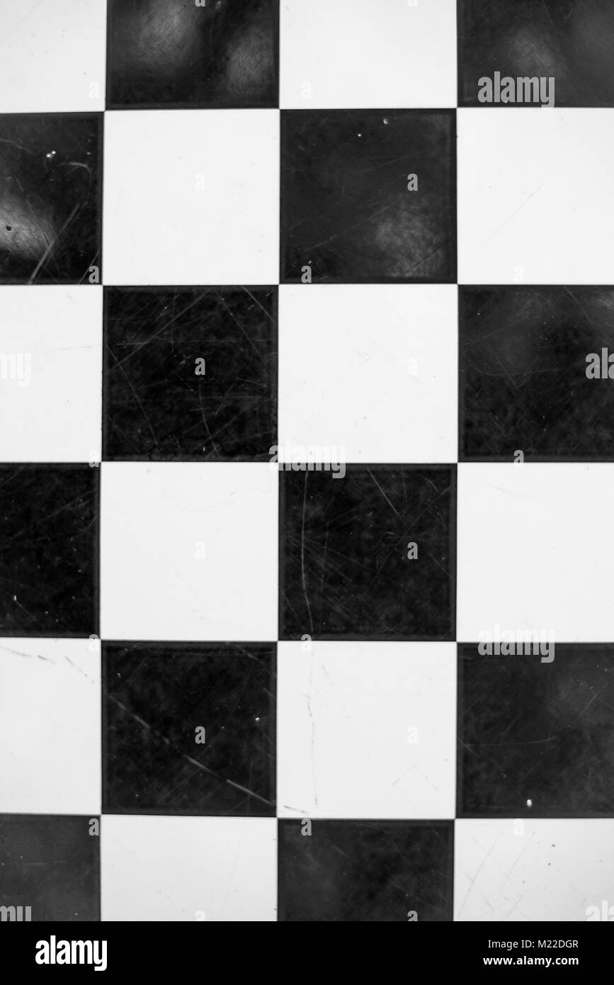 Tablero de damas, en blanco y negro Foto de stock