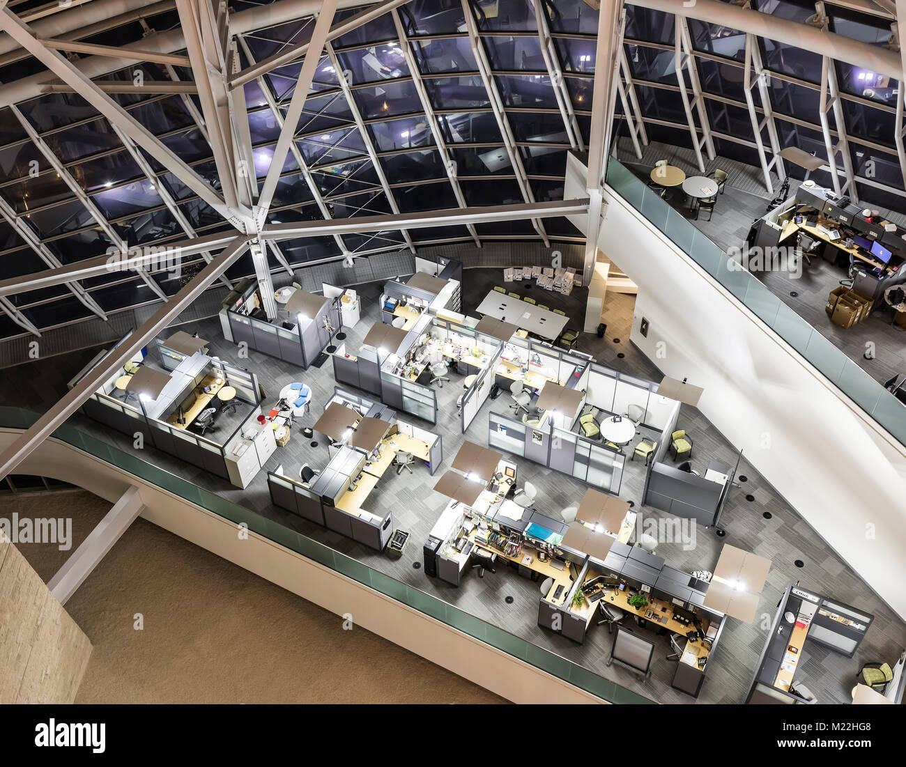Cubículos de oficina desde arriba, el Museo Canadiense de Derechos Humanos, Winnipeg, Manitoba, Canadá. Foto de stock