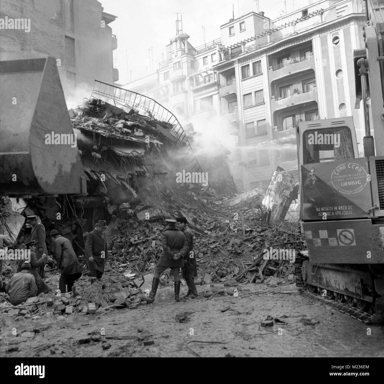Operación de rescate tras el devastador terremoto de marzo de 1977, en