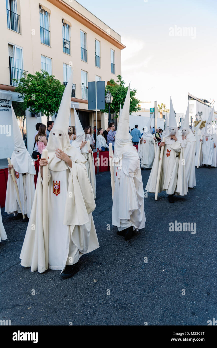 Una túnica blanca para el Nazareno de la Pasión – Valladolid es Pasión